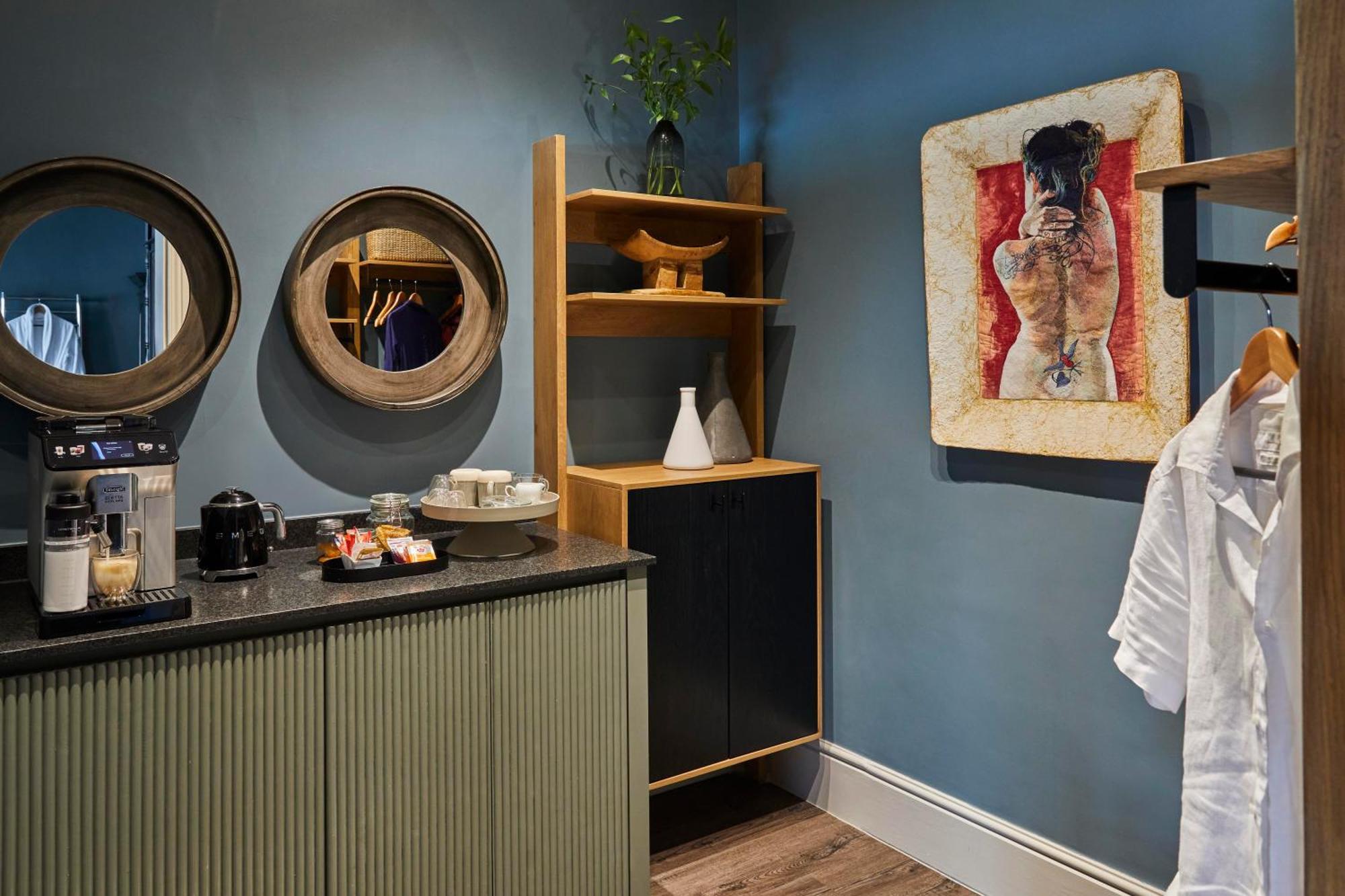 The Thatch House Boutique Hotel, Hotel
